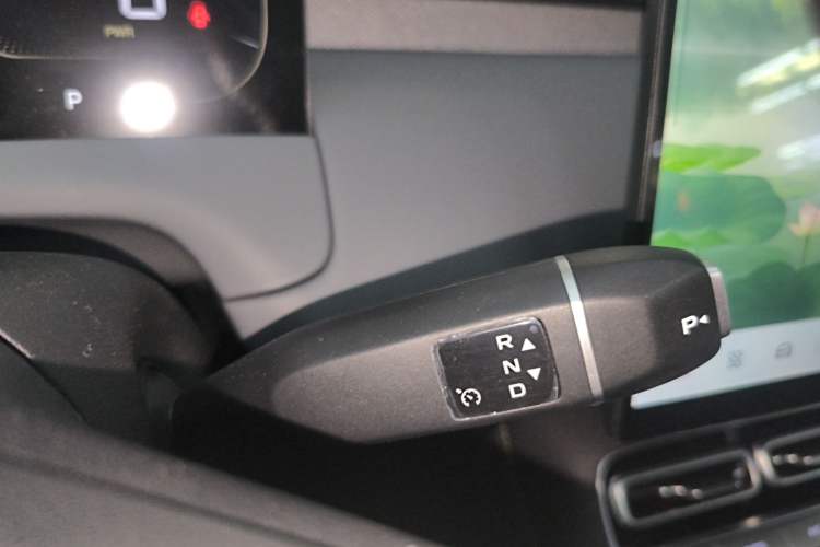 Used CHANGAN NEVO Q05 2026 Model 405Air Gear Lever