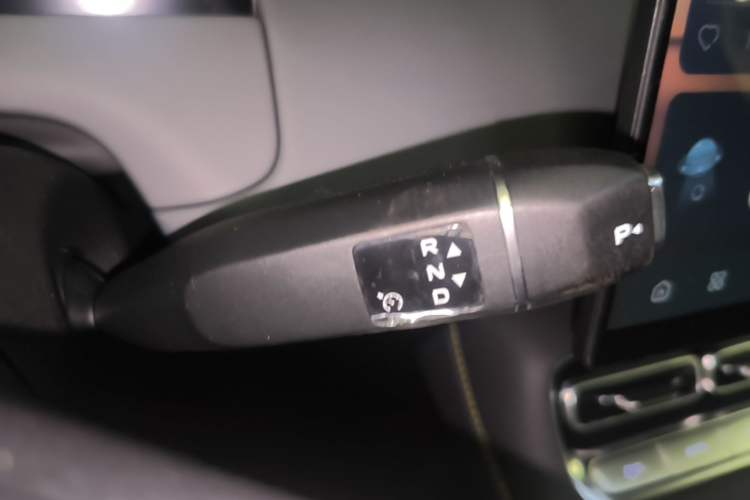 Used CHANGAN NEVO Q05 2026 Model 405Air Gear Lever