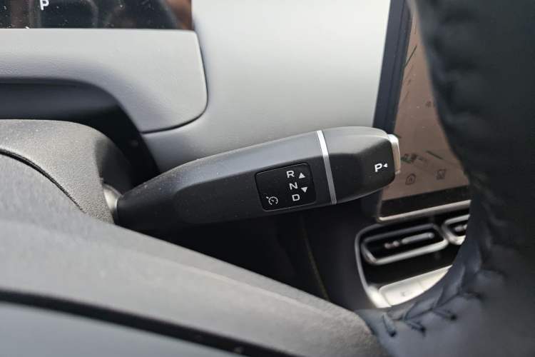 Used CHANGAN NEVO Q05 2026 Model 405Air Gear Lever