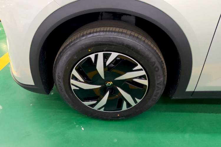 Used CHANGAN NEVO Q05 2026 Model 405Air Left Front Wheel Hub