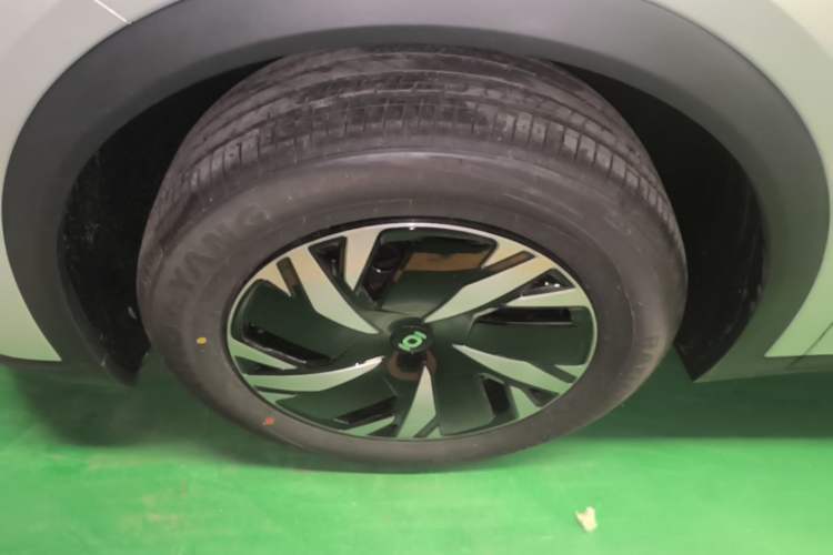 Used CHANGAN NEVO Q05 2026 Model 405Air Left Front Wheel Hub
