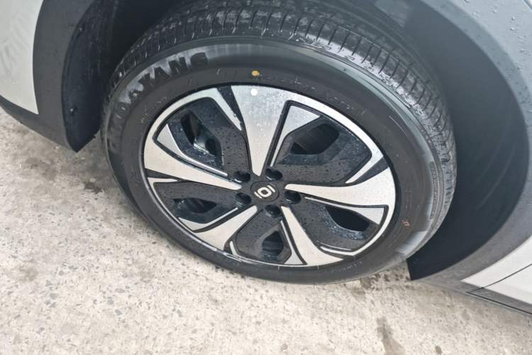 Used CHANGAN NEVO Q05 2026 Model 506Max+ Left Front Wheel Hub