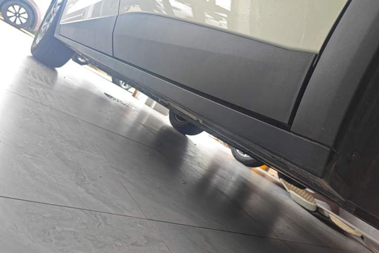 Used CHANGAN NEVO Q05 2026 Model 405Air Left Side Sill