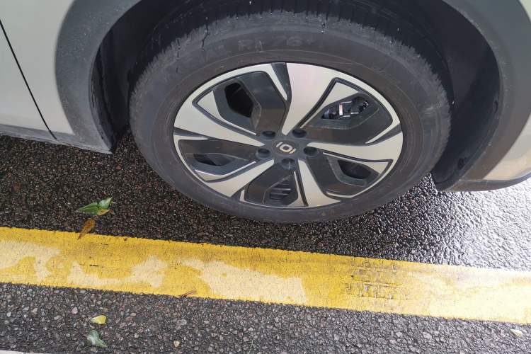 Used CHANGAN NEVO Q05 2026 Model 506 Laser Ultra+ Right Front Wheel Hub