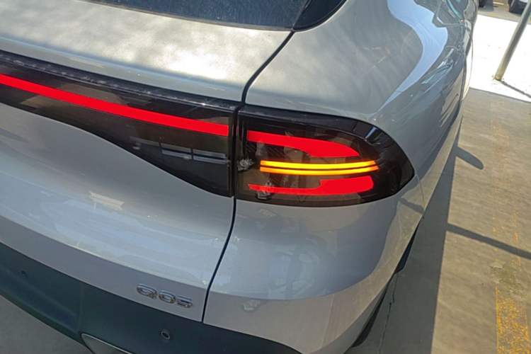 Used CHANGAN NEVO Q05 2026 Model 405Air Right Rear Taillight