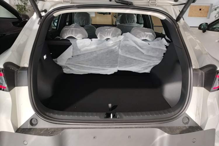 Used CHANGAN NEVO Q05 2026 Model 405Max Trunk