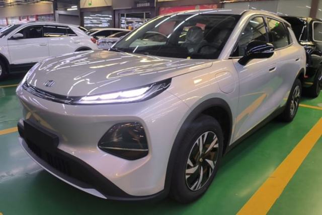 Używany CHANGAN NEVO Q05 2026 Model 405Air