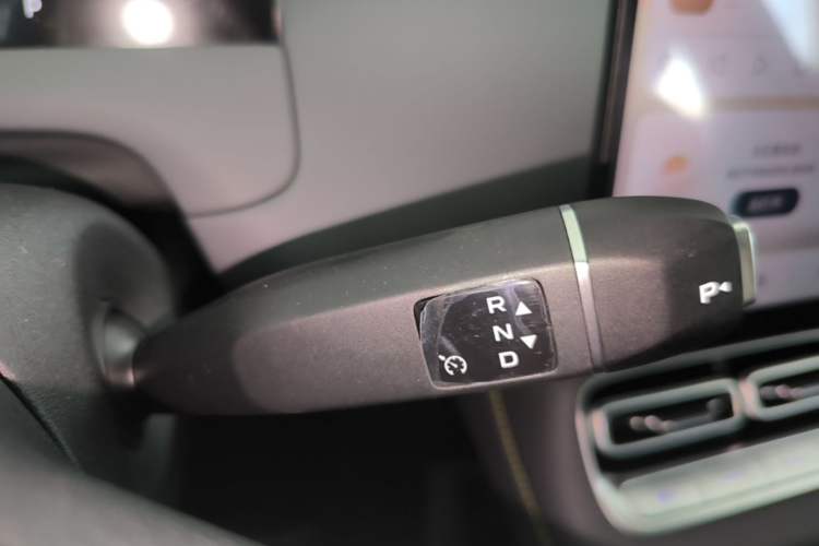 Used CHANGAN NEVO Q05 2026 Model 405Max Gear Lever
