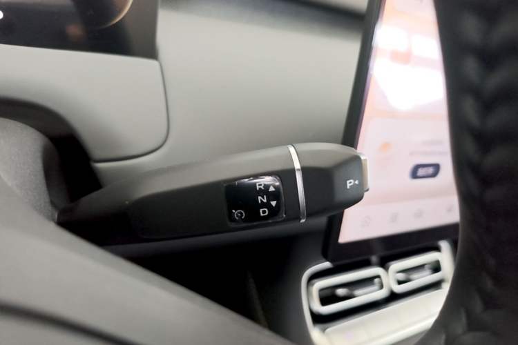 Used CHANGAN NEVO Q05 2026 Model 405Air Gear Lever
