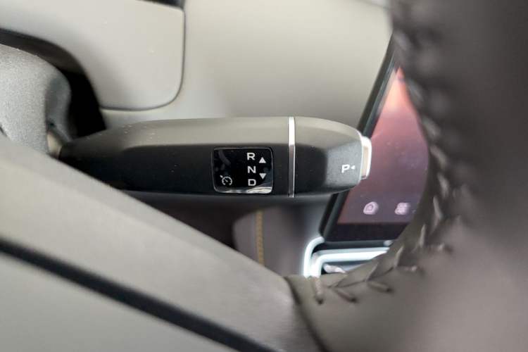 Used CHANGAN NEVO Q05 2026 Model 405Air Gear Lever