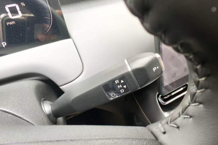 Used CHANGAN NEVO Q05 2026 Model 405Air Gear Lever