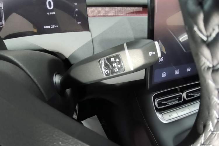 Used CHANGAN NEVO Q05 2026 Model 506 Laser Ultra+ Gear Lever