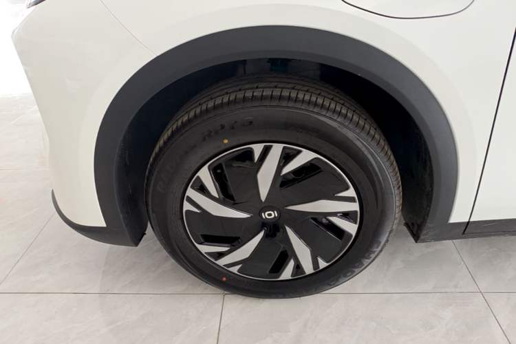 Used CHANGAN NEVO Q05 2026 Model 405Air Left Front Wheel Hub