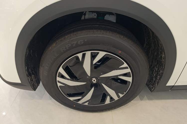Used CHANGAN NEVO Q05 2026 Model 405Air Left Front Wheel Hub