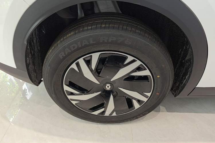 Used CHANGAN NEVO Q05 2026 Model 405Air Right Rear Wheel Hub
