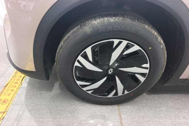 Used CHANGAN NEVO Q05 2026 Model 405Max Left Front Wheel Hub