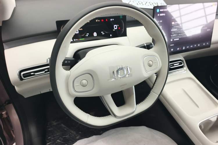 Used CHANGAN NEVO Q05 2026 Model 405Max Steering Wheel