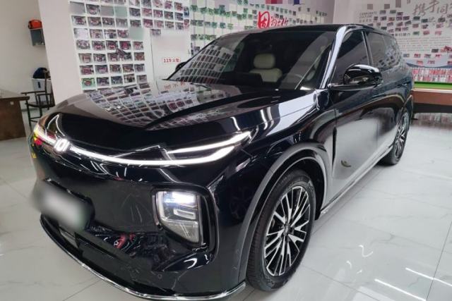 Ojetý CHANGAN NEVO Q07 2025 215 Prestige Edition
