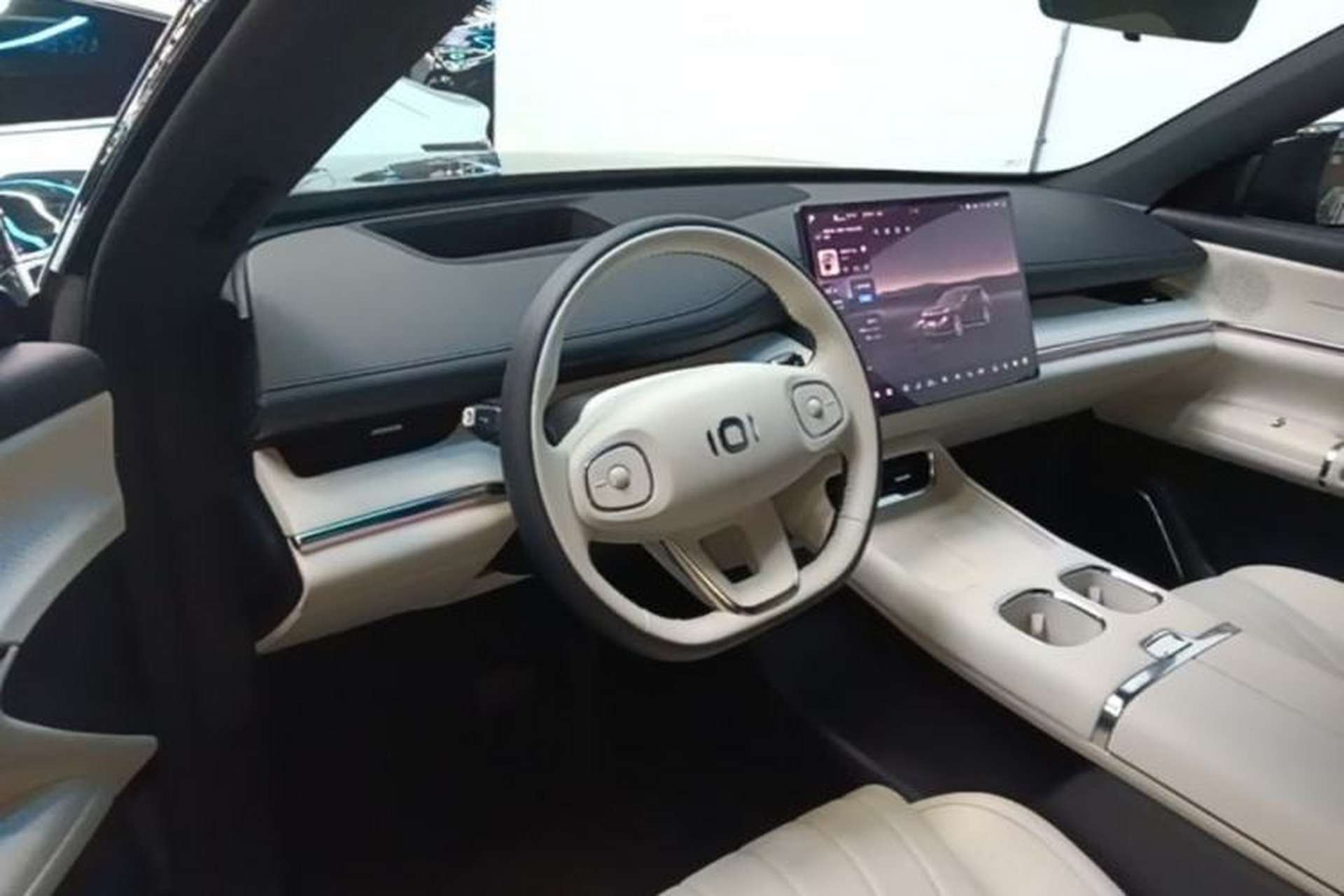 Used CHANGAN NEVO Q07 2025 215 Prestige Edition Center Console