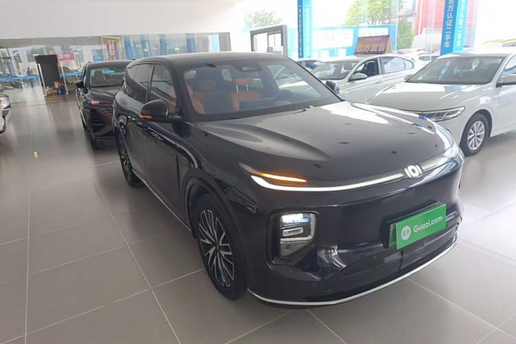 Used CHANGAN NEVO Q07 2025 215 Flagship PLUS Exterior 2