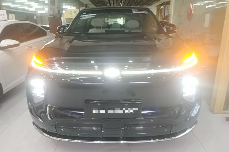Used CHANGAN NEVO Q07 2025 145 Prestige Edition Front