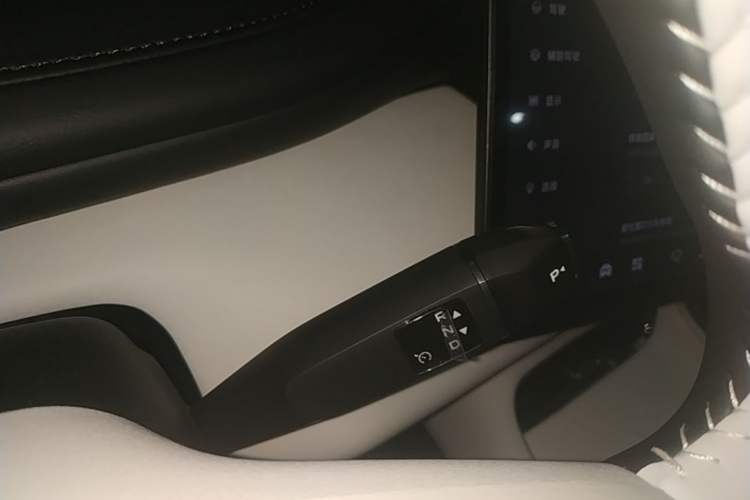 Used CHANGAN NEVO Q07 2025 145 Prestige Edition Gear Lever