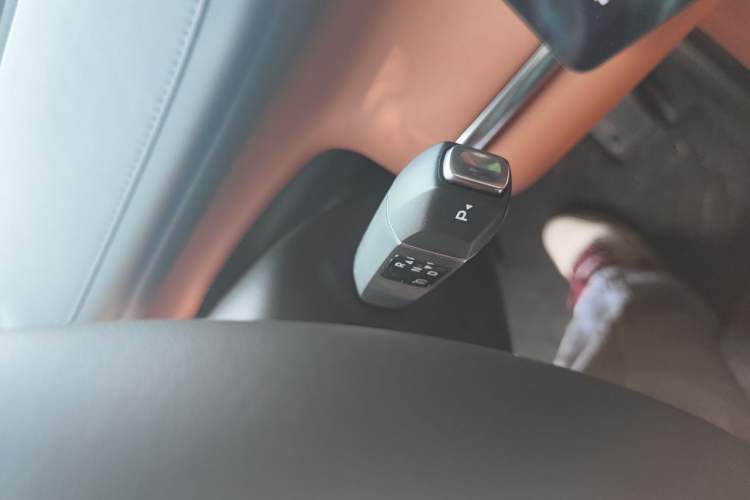 Used CHANGAN NEVO Q07 2025 215 Prestige Edition Gear Lever