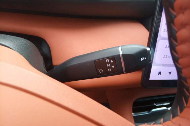 Used CHANGAN NEVO Q07 2025 145 Zun Yao Trim Gear Lever