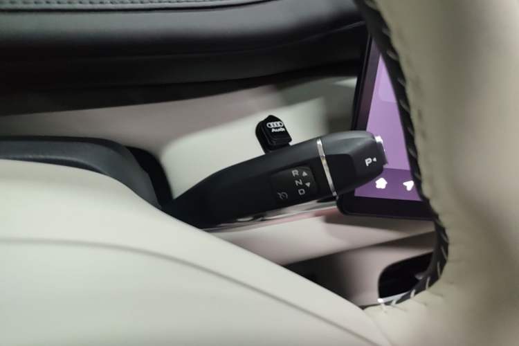 Used CHANGAN NEVO Q07 2025 215 Flagship PLUS Gear Lever