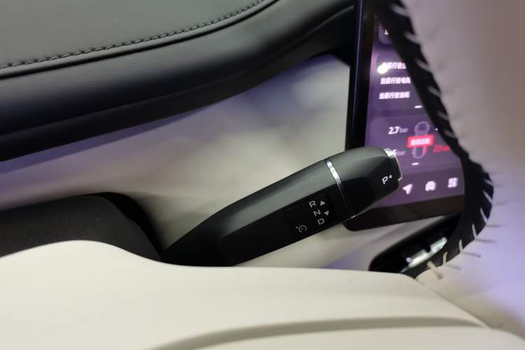 Used CHANGAN NEVO Q07 2025 215 Prestige Edition Gear Lever