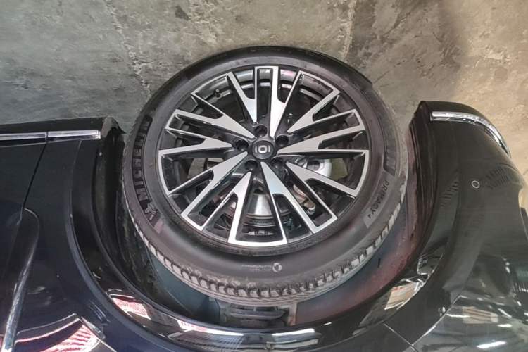 Used CHANGAN NEVO Q07 2025 215 Flagship PLUS Left Front Wheel Hub