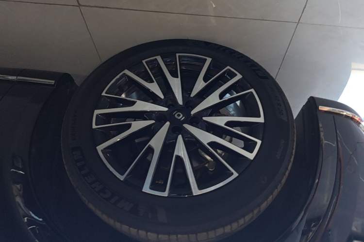 Used CHANGAN NEVO Q07 2025 215 Flagship PLUS Left Front Wheel Hub