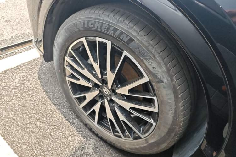Used CHANGAN NEVO Q07 2025 215 Flagship PLUS Left Front Wheel Hub