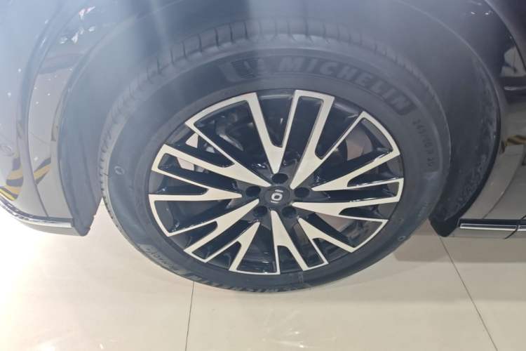 Used CHANGAN NEVO Q07 2025 215 Flagship PLUS Left Front Wheel Hub