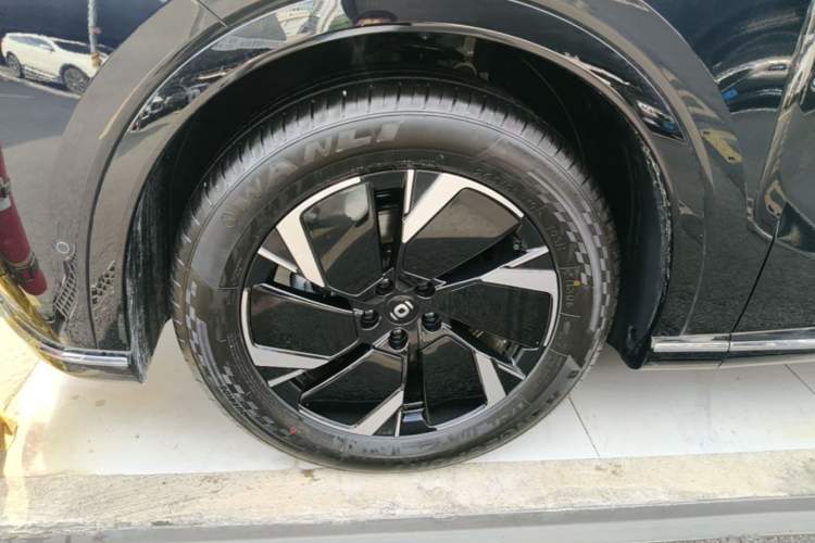 Used CHANGAN NEVO Q07 2025 145 Prestige Edition Left Front Wheel Hub