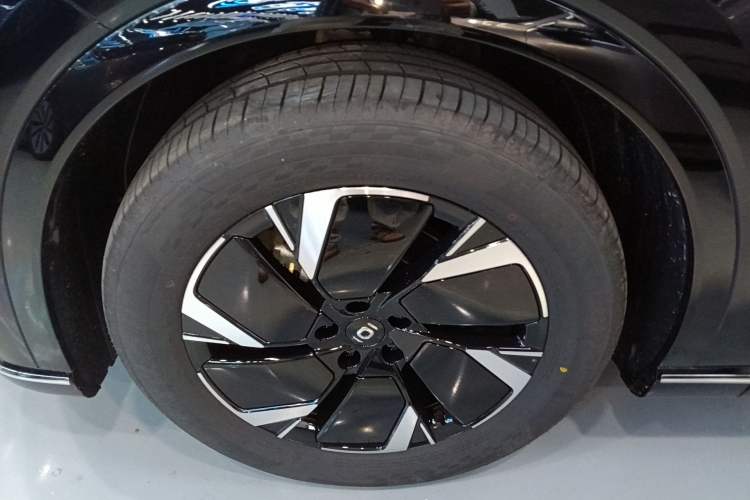 Used CHANGAN NEVO Q07 2025 145 Zun Yao Trim Left Front Wheel Hub