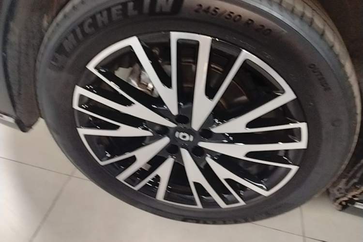 Used CHANGAN NEVO Q07 2025 215 Flagship PLUS Left Front Wheel Hub
