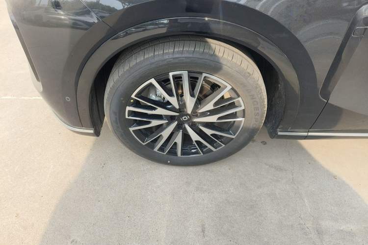 Used CHANGAN NEVO Q07 2025 215 Prestige Edition Left Front Wheel Hub