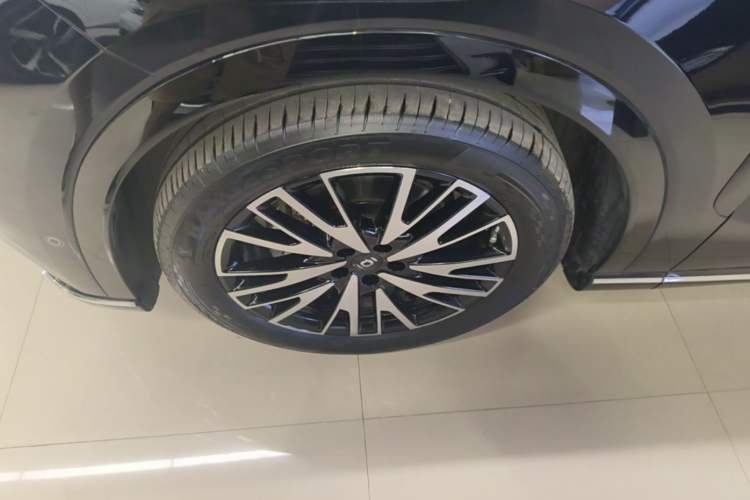 Used CHANGAN NEVO Q07 2025 215 Flagship Edition Left Front Wheel Hub