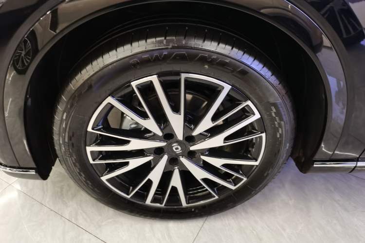 Used CHANGAN NEVO Q07 2025 215 Prestige Edition Left Front Wheel Hub