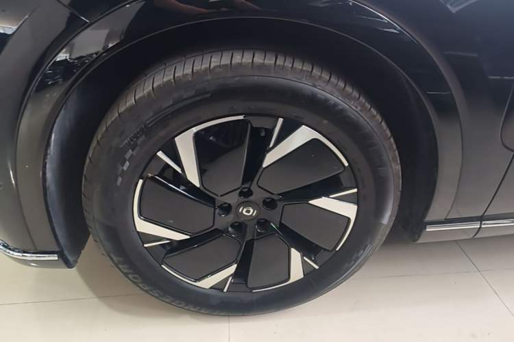 Used CHANGAN NEVO Q07 2025 145 Prestige Edition Left Front Wheel Hub