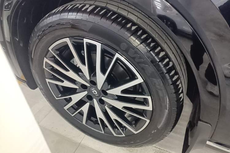 Used CHANGAN NEVO Q07 2025 215 Prestige Edition Left Front Wheel Hub