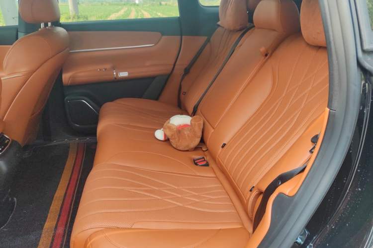 Used CHANGAN NEVO Q07 2025 145 Prestige Edition Left Rear Seat