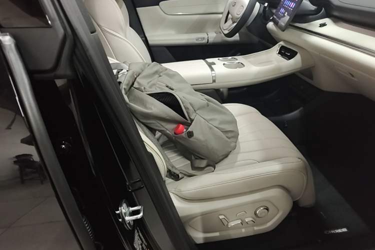 Used CHANGAN NEVO Q07 2025 215 Flagship PLUS Right Front Seat