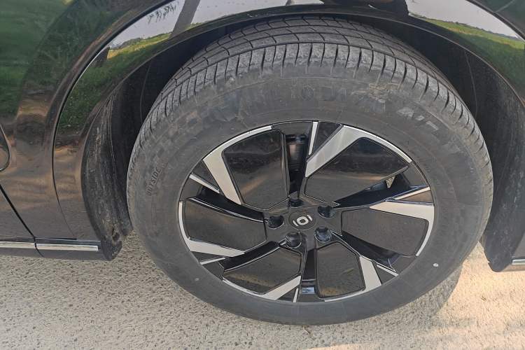 Used CHANGAN NEVO Q07 2025 145 Prestige Edition Right Front Wheel Hub