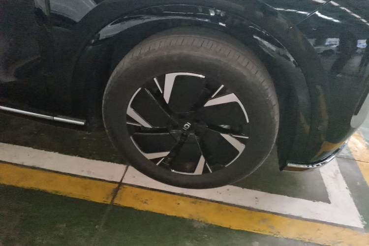 Used CHANGAN NEVO Q07 2025 145 Prestige Edition Right Front Wheel Hub