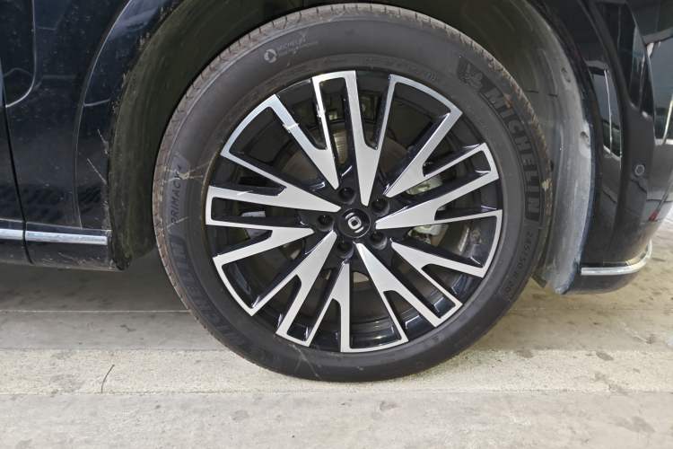 Used CHANGAN NEVO Q07 2025 215 Flagship PLUS Right Front Wheel Hub