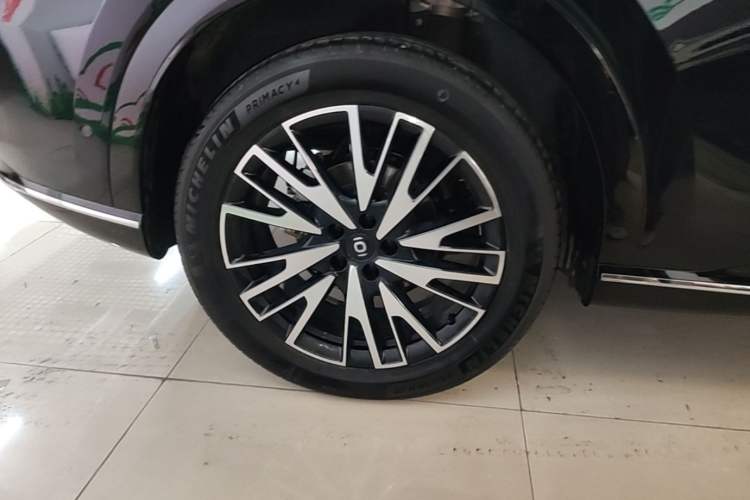 Used CHANGAN NEVO Q07 2025 215 Flagship PLUS Right Rear Wheel Hub