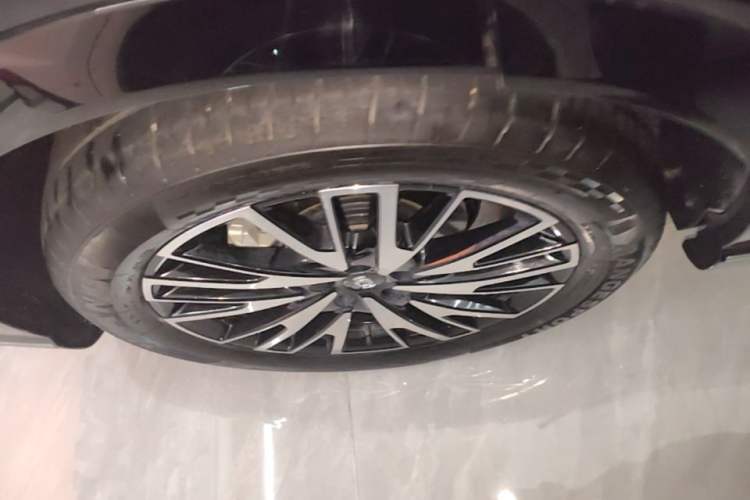 Used CHANGAN NEVO Q07 2025 215 Prestige Edition Right Rear Wheel Hub