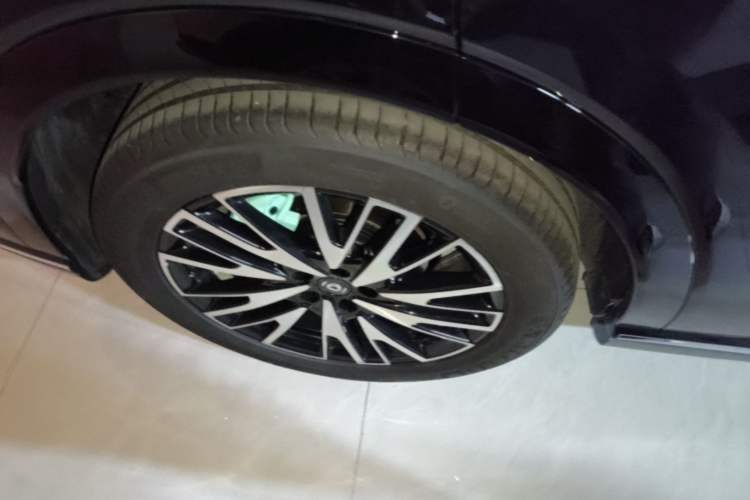 Used CHANGAN NEVO Q07 2025 215 Flagship PLUS Right Rear Wheel Hub